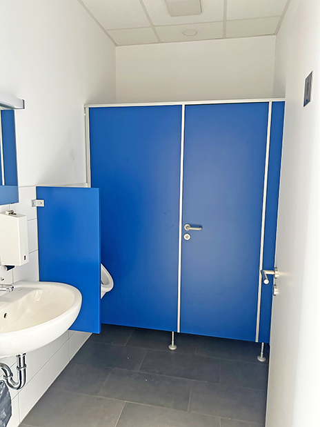 Gewerbeimmobilie_3_Toilette-Olbernhau-Senneke-IndustrieauktionenGewerbeimmobilie_3_Toilette-Olbernhau-Senneke-Industrieauktionen