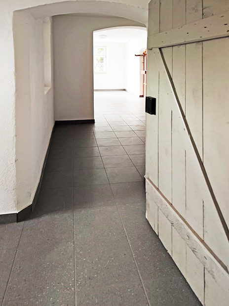 Mehrfamilienhaus_Villa_innen-1-Olbernhau-Senneke-Industrieauktionen